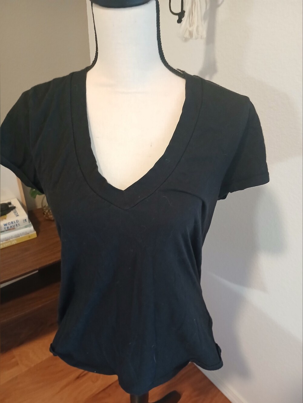 James Perse Black V-Neck Short Sleeve Tee Size 4
